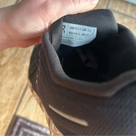 OnCloud 5 Slip On Bungee Lace Running Shoes Casual Workout Black White Mens 10.5 - Picture 8 of 8